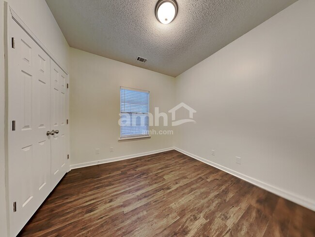 Building Photo - 4 Coronado Ct