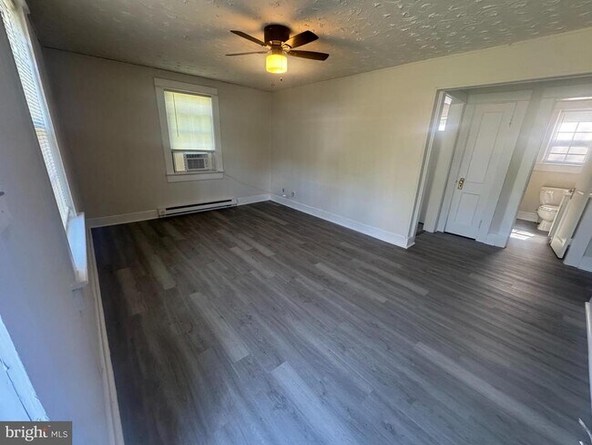 Building Photo - 516 Wyne Dr