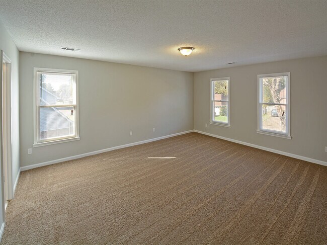 Building Photo - 4 bed, 2.5 bath in Cordova over 2600 sq feet