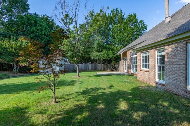 Building Photo - 9300 Greythorne Way