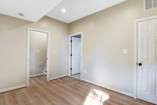 Building Photo - 12527 Heykens Ln