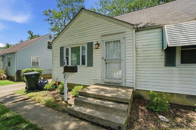 Building Photo - 3267 Walmar Dr