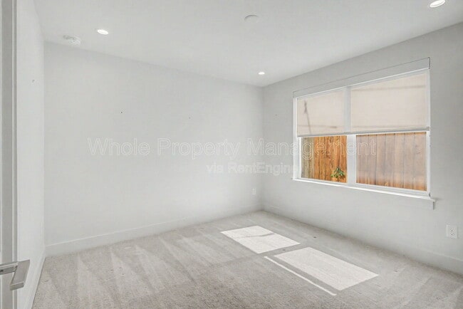 Building Photo - 2708 W 25th Ave