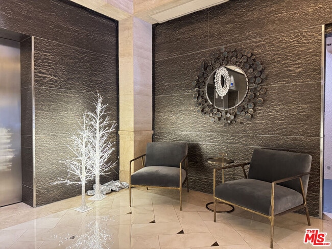 Building Photo - 10520 Wilshire Blvd