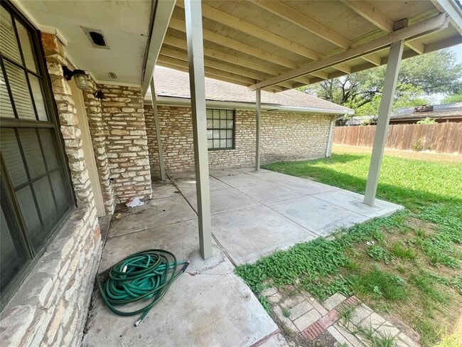 Building Photo - 821 Guadalupe St