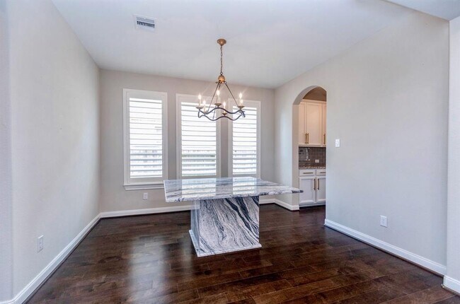 Building Photo - 4107 Willow Wind Ct