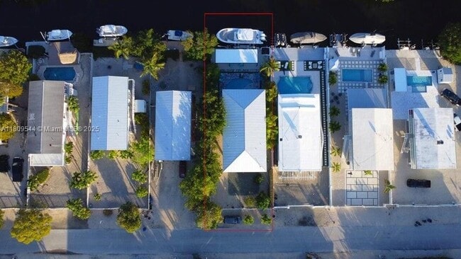 Building Photo - 216 La Paloma Rd
