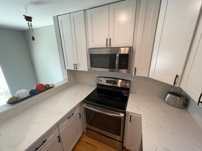 Building Photo - 2116 W 31st Ave
