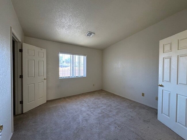 Building Photo - 2Br 2Ba Condo McCormick area w/Garage, Pool