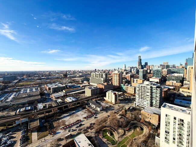 Building Photo - 1720 S Michigan Ave