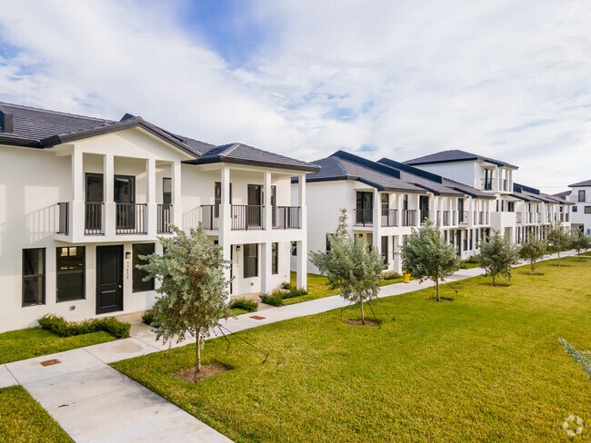 Primary Photo - Southern Villas Townhomes