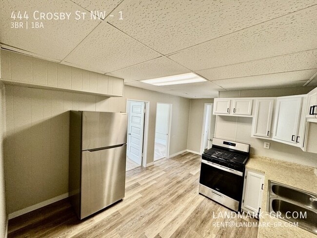 Building Photo - 444 Crosby St NW