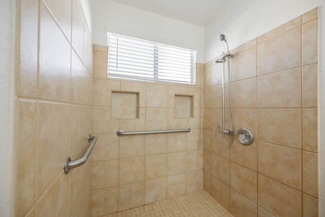 Building Photo - Henderson Single Story with Private Pool and RV Gate