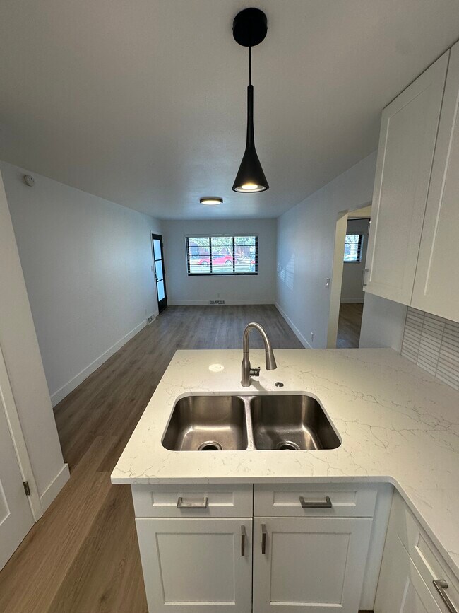 Building Photo - 1108 Constitution Ave