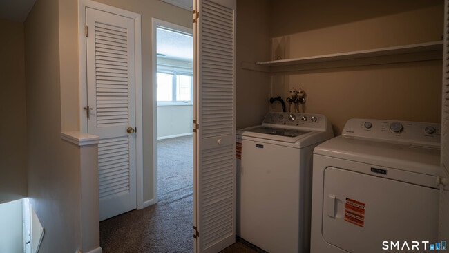 Building Photo - 147 Skyview Dr