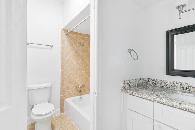 Building Photo - 14814 Perthshire Rd