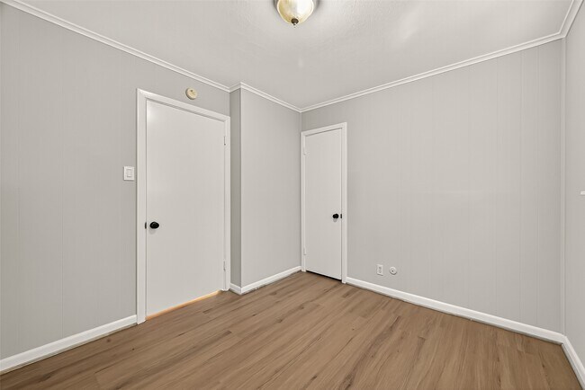 Building Photo - 5418 Darnell St