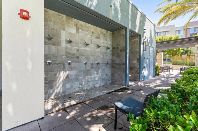 Building Photo - Luxury Single-Level Corner Residence with Wolf Kitchen & Private Garage
