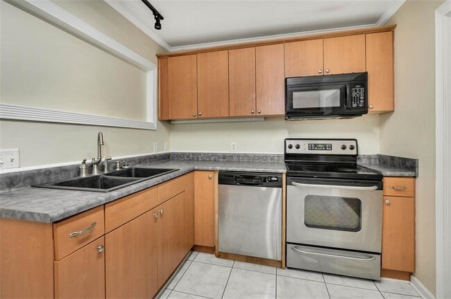 Building Photo - 2908 Mimosa Rd