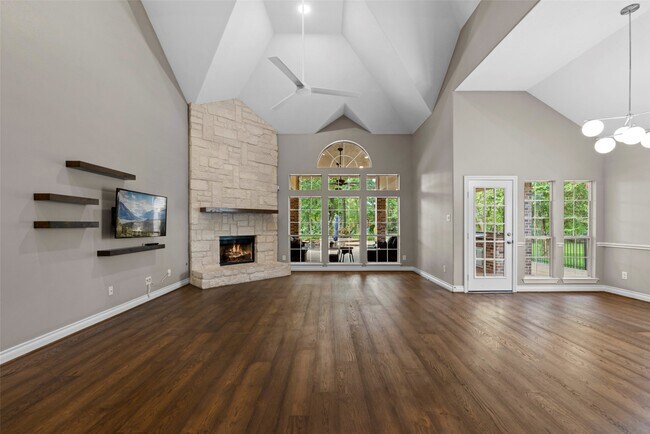 Building Photo - 2203 Sekola Ln