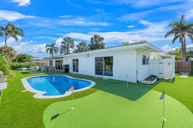 Building Photo - 2813 NE 29th St