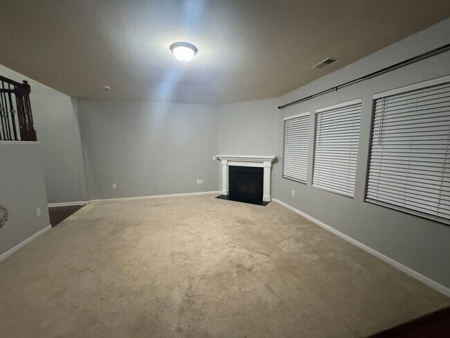 Building Photo - 1052 Spacious Skies Ln
