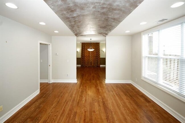 Building Photo - 1354 Brookhaven Village Cir NE