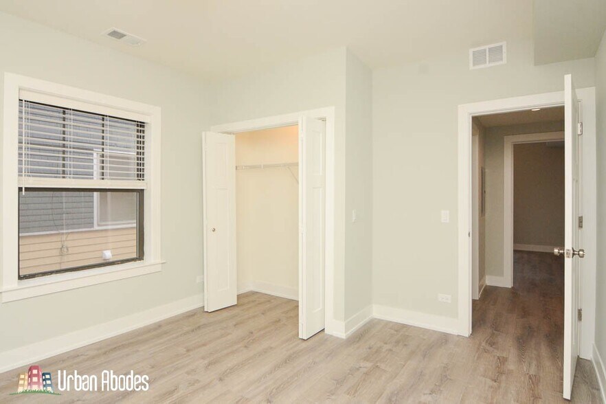 Building Photo - 1139 Maple Ave