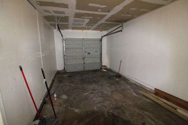 Building Photo - 10601 Murr Way