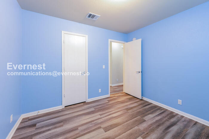 Building Photo - 120 Jim Dandy Dr