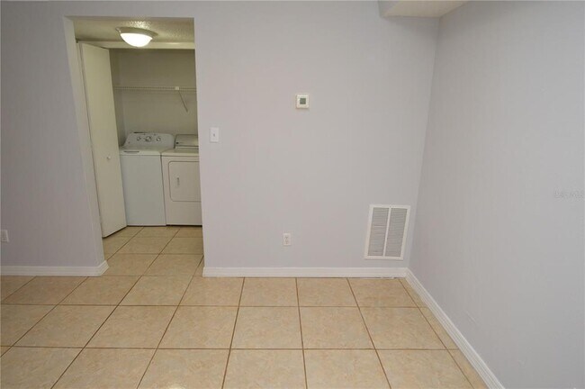 Building Photo - 8643 Mallard Reserve Dr