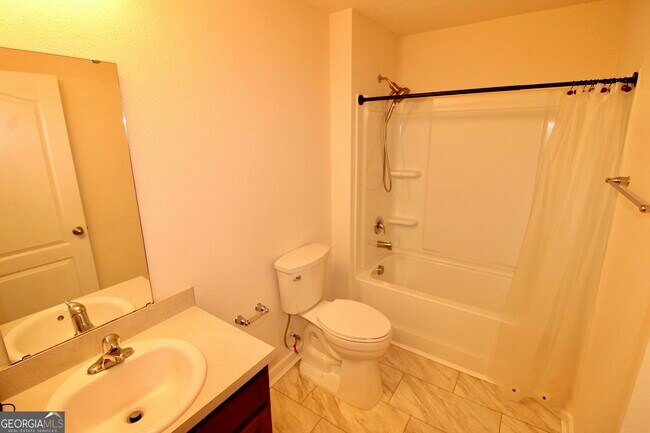 Building Photo - 119 Teakwood Dr