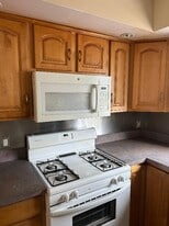 Building Photo - 98 Kirtland St