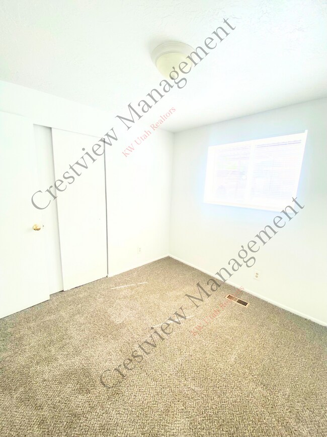 Building Photo - 1214 4700 S