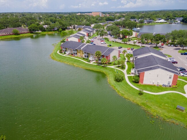 Building Photo - 221 Lake Brook Cir