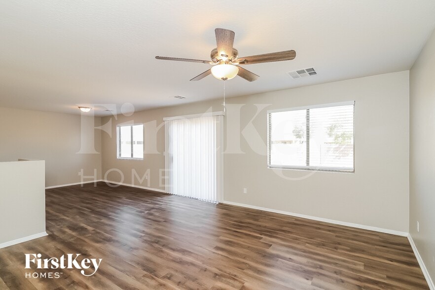 Building Photo - 10612 W Sonora St