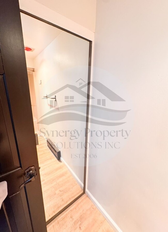 Building Photo - Lexington Schools Split Level