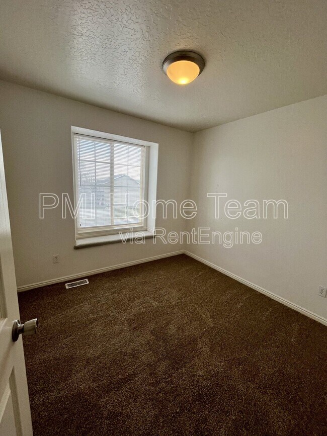 Building Photo - 1222 Willard Peak Dr