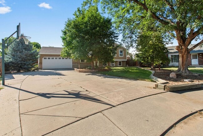 Primary Photo - 4 bed, 2 bath, large yard available in Woo...