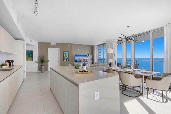 Building Photo - 4111 S Ocean Dr