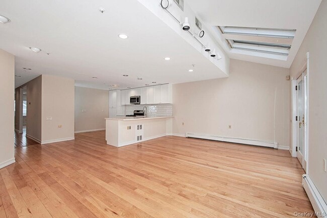 Building Photo - 228 Lincoln Ave