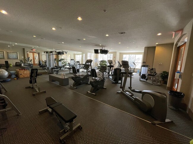 Building Photo - AVAILABLE NOW! 2-Bed/2-Bath with Garage near Vanderbilt and Belmont