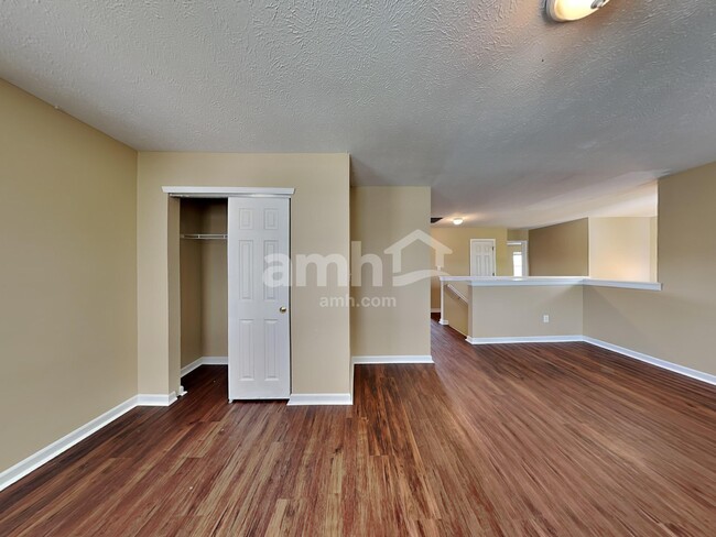 Building Photo - 6889 N Karnes Dr