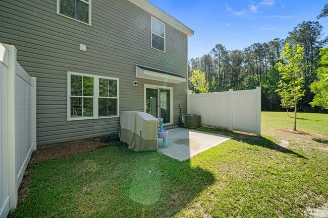 Building Photo - Stunning 3 Bedroom Townhome in Towne Park, Pooler GA
