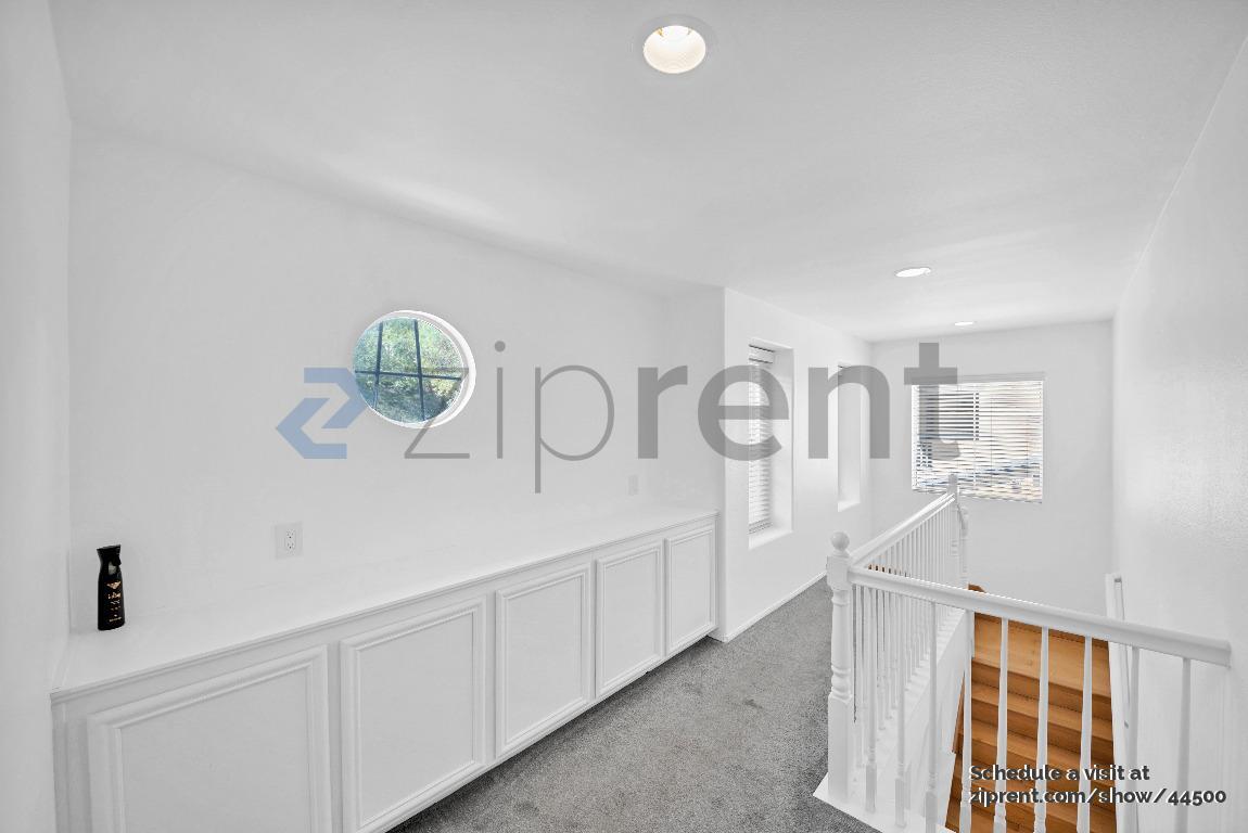 Building Photo - 25333 Los Arqueros Dr