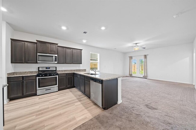 Building Photo - 569 Amberwood Pk Dr
