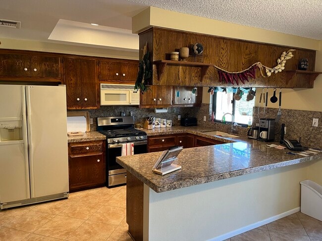 Building Photo - 71500 Halgar Rd