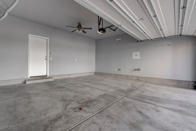 Building Photo - 7733 Lively Loom Ct