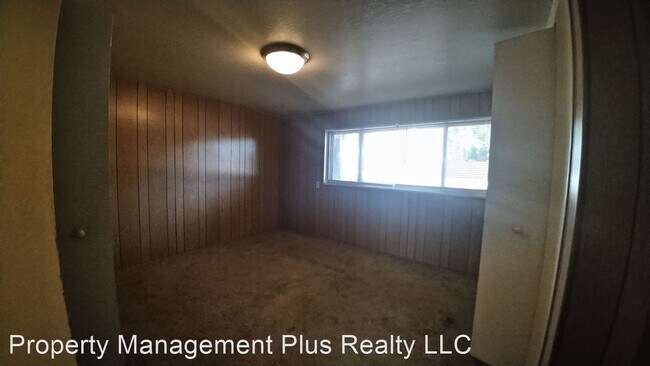 Building Photo - 4 br, 1.5 bath House - 1011 Yeager Dr