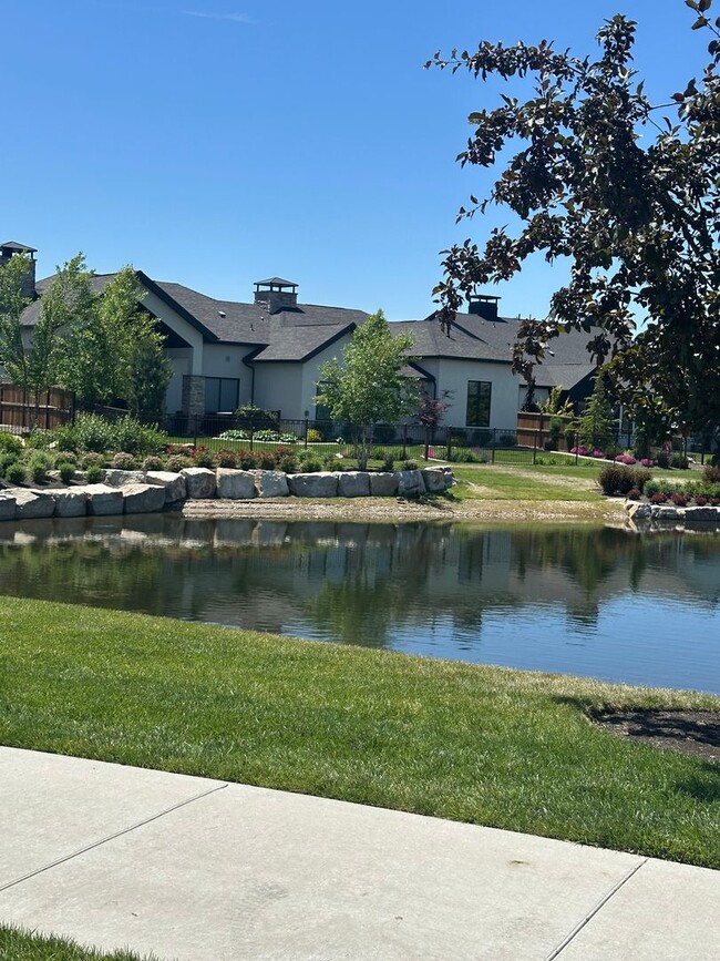 Building Photo - 6 months lease//Riverstone: Gated Community, Pond Access in BackYard, Patio Home, with all of the...